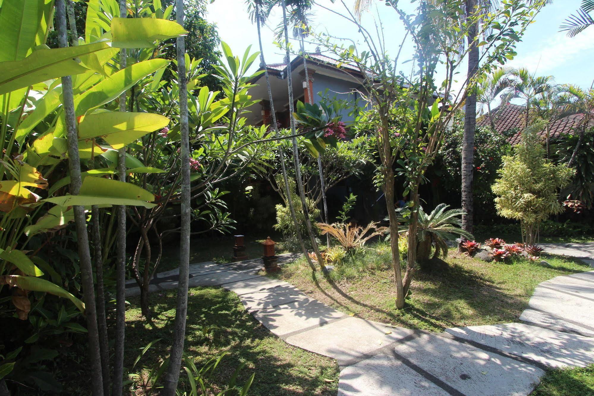 Ramayana Hotel ซานูร์ ภายนอก รูปภาพ